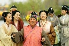 《红楼梦》中的刘姥姥是个怎样的人