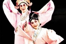 红线女生平简介