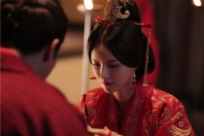 甄宓为什么口含米糠