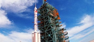 2001年1月10日：神舟二号飞船发射成功