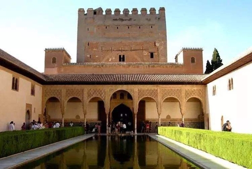 阿勒罕布拉王宫