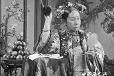 溥仪初见慈禧太后相貌竟被吓哭？