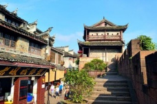 凤凰古城的北门城楼历史