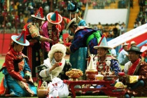 古代藏族官员的服饰是什么样的