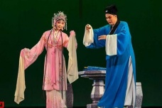 越剧《珍珠塔》剧情简介与来源