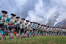 苗族为什么遍布世界各地