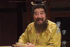 吕布败给李傕郭汜的原因