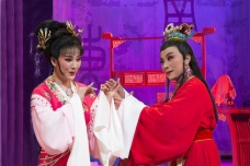 越剧《孔雀东南飞》剧情简介