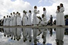 圣母升天节是几月几号