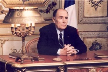 法国总统密特朗枪击事件之谜