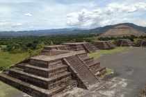 月亮金字塔在哪个遗迹