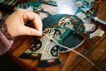 皮影制作的缀结过程