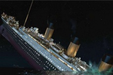 泰坦尼克号沉没之谜