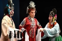 评剧《茶瓶计》讲的什么