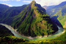 雅鲁藏布江的历史变迁