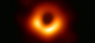 2019年4月10日：首张黑洞照片发布