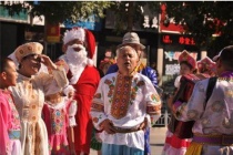 俄罗斯族服饰有哪些特点