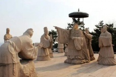 秦始皇巡游的背景是什么