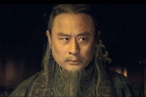 谁辅佐嬴政建立秦朝