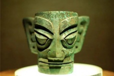 三星堆青铜人像的眼睛为什么是凸出的