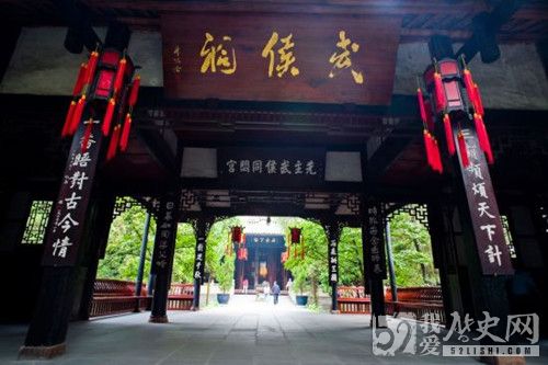 诸葛亮墓在哪里？