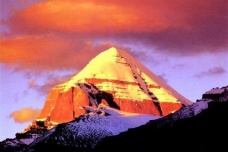 冈底斯山脉为什么被视为神山