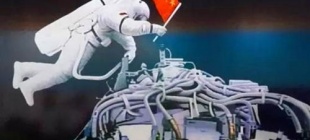 2008年9月27日：翟志刚太空行走