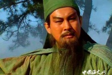 曹操关羽争夺杜夫人的故事