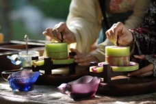 《 红楼梦》蔷薇硝事件始末