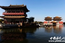 开封府：北宋繁华清明上河图