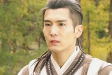 《太古神王》秦问天师傅是谁