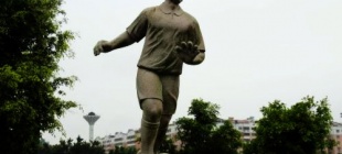 1979年7月4日：亚洲球王李惠堂逝世