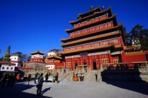 普宁寺的历史与住持