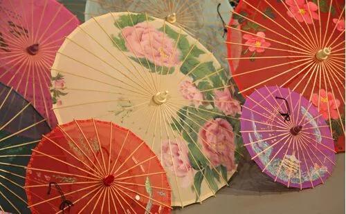 西湖绸伞的传说