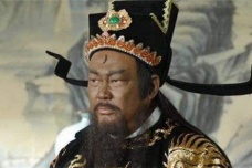 包拯审青石板的故事