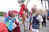 绕三灵节日的过程是怎样的