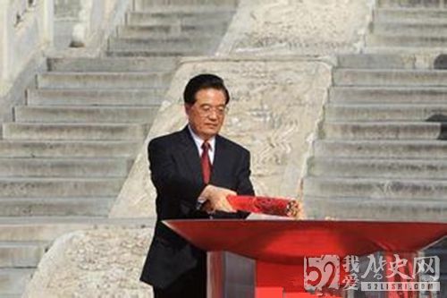 北京奥运会火炬接力仪式当时盛况_仪式都有哪些人出席参加