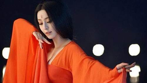 《赠张云容舞》