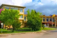 佩特雷大学简介