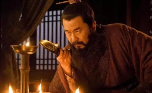 曹丕的父亲曹操