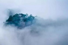 《秋日登吴公台上寺远眺》整体赏析