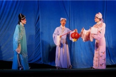 《紫钗记》的人物形象特征