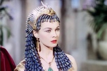 历史上的埃及艳后为什么两次嫁给亲弟弟