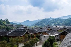 仡佬族的民居有什么特点