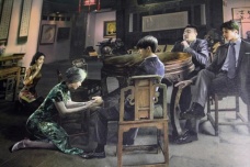 霍仙姑给张起灵跪下的原因