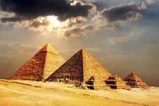 为什么金字塔不能进