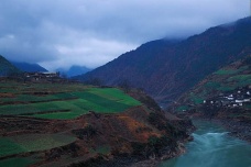 澜沧江发源于哪里