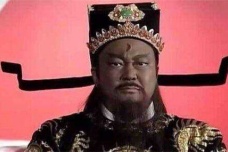 包拯衙门口的石狮子为什么一大一小