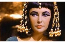 埃及艳后是怎么迷住恺撒的