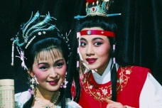 黄梅戏是如何表现红楼梦的